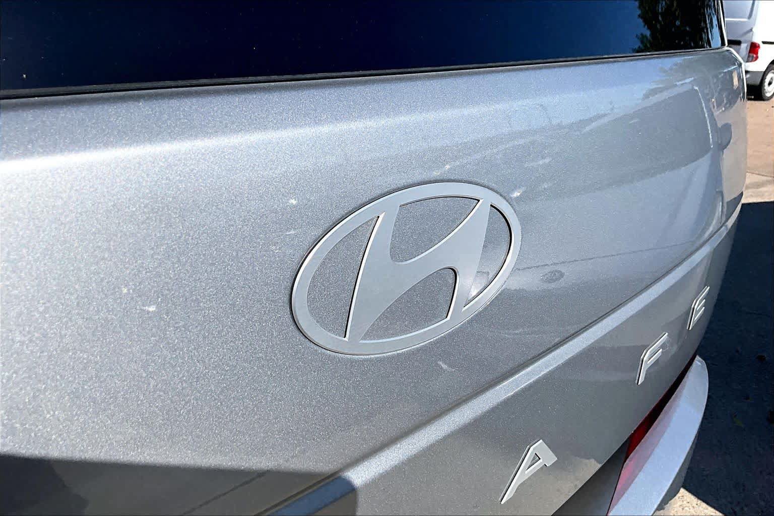 Used 2026 Hyundai Santa Fe SEL FWD image 10