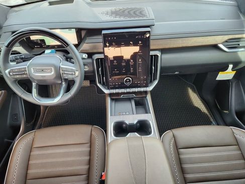 New 2026 GMC Acadia Denali Ultimate AWD/4WD image 11