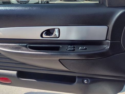 Used 2003 Ford Thunderbird image 17