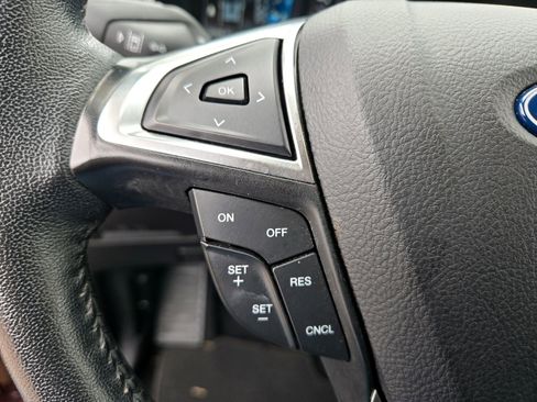 Used 2024 Ford Edge SEL image 13