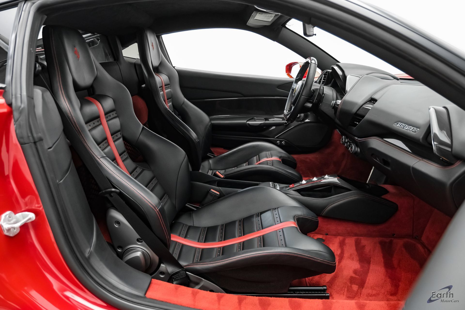Used 2017 Ferrari 488 GTB RWD image 63