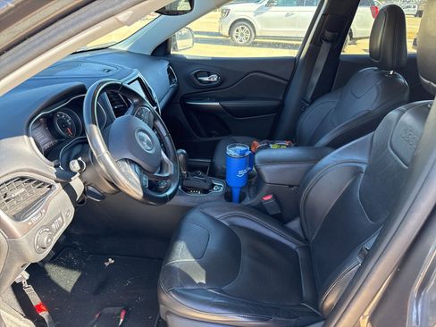 Used 2020 Jeep Cherokee Limited image 5