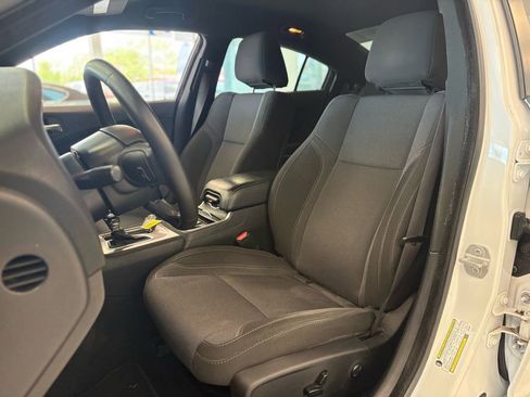Used 2019 Dodge Charger SXT RWD image 21