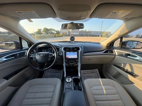 Used 2018 Ford Fusion SE w/ Fusion SE Technology Package FWD image 47