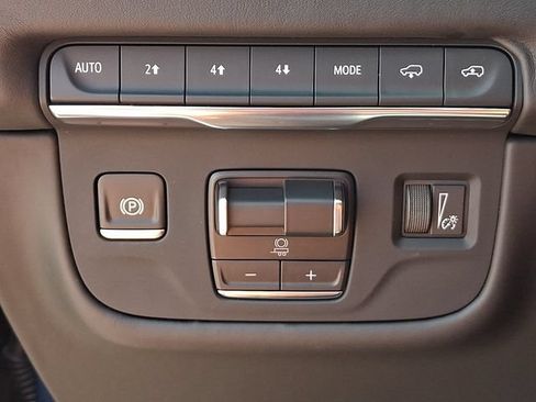 Certified 2025 Cadillac Escalade Sport Platinum AWD/4WD image 23