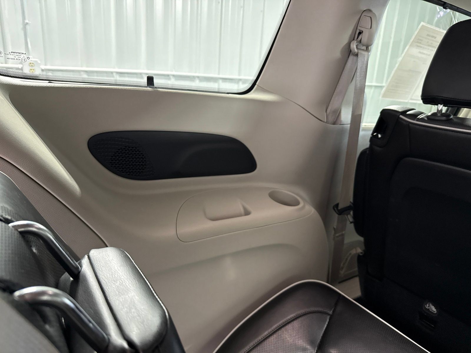 Used 2023 Chrysler Pacifica Limited FWD image 26