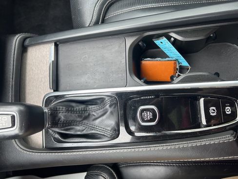 Used 2022 Volvo XC90 T6 Inscription w/ Lounge Package image 24