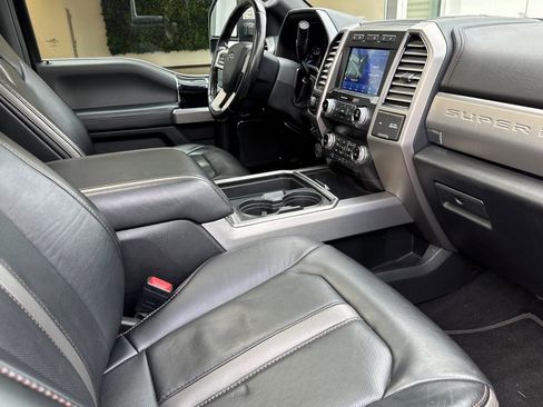 Certified 2021 Ford F250 Platinum w/ FX4 Off-Road Package image 15