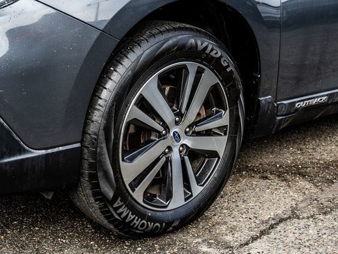 Used 2018 Subaru Outback 2.5i Limited image 13