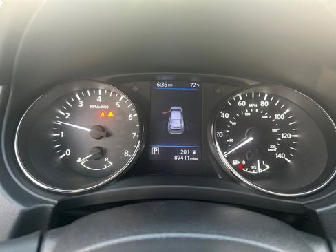 Used 2020 Nissan Rogue SV image 27