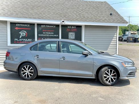 Used 2017 Volkswagen Jetta SE FWD image 10