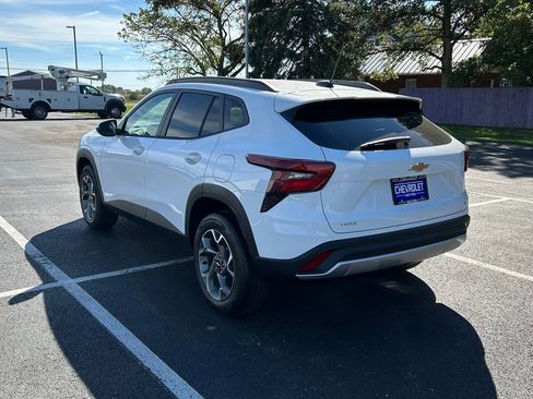 New 2025 Chevrolet Trax LT w/ LT Convenience Package image 5