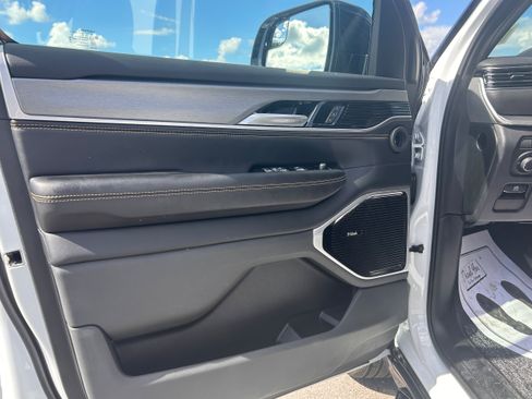 New 2026 Jeep Grand Wagoneer L 4WD image 11