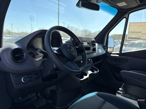 New 2025 Mercedes-Benz Sprinter 2500 image 18