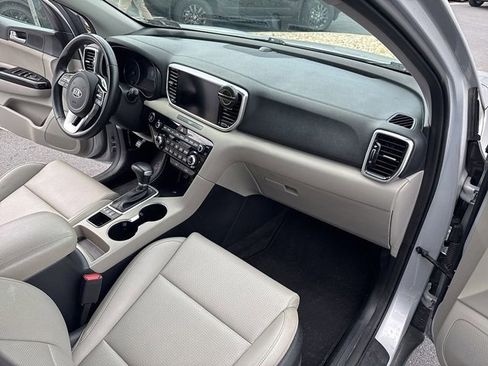 Used 2020 Kia Sportage EX image 16