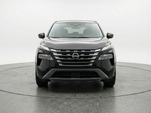 Used 2025 Nissan Rogue SV AWD/4WD image 2