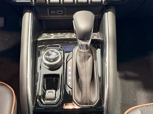 New 2026 GMC Canyon AT4 image 15