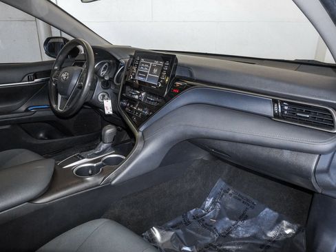Used 2022 Toyota Camry LE image 38