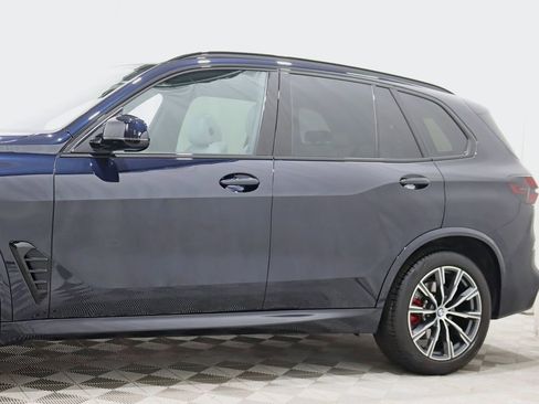 Used 2024 BMW X5 xDrive40i w/ M Sport Package image 3
