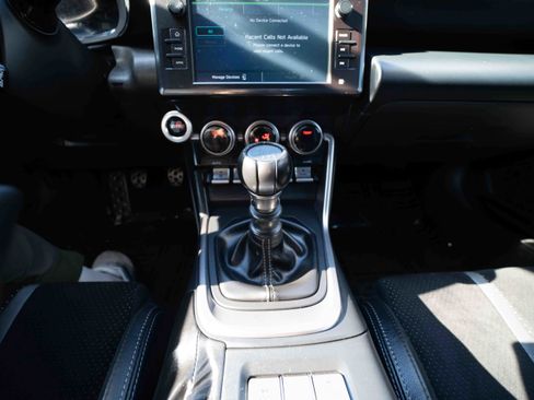 Used 2025 Toyota GR86 Premium image 19