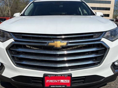 Used 2020 Chevrolet Traverse LT w/ Driver Confidence II Package AWD/4WD image 14