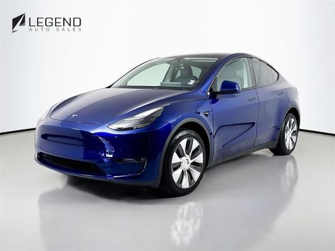 Used 2023 Tesla Model Y Long Range AWD/4WD image 1