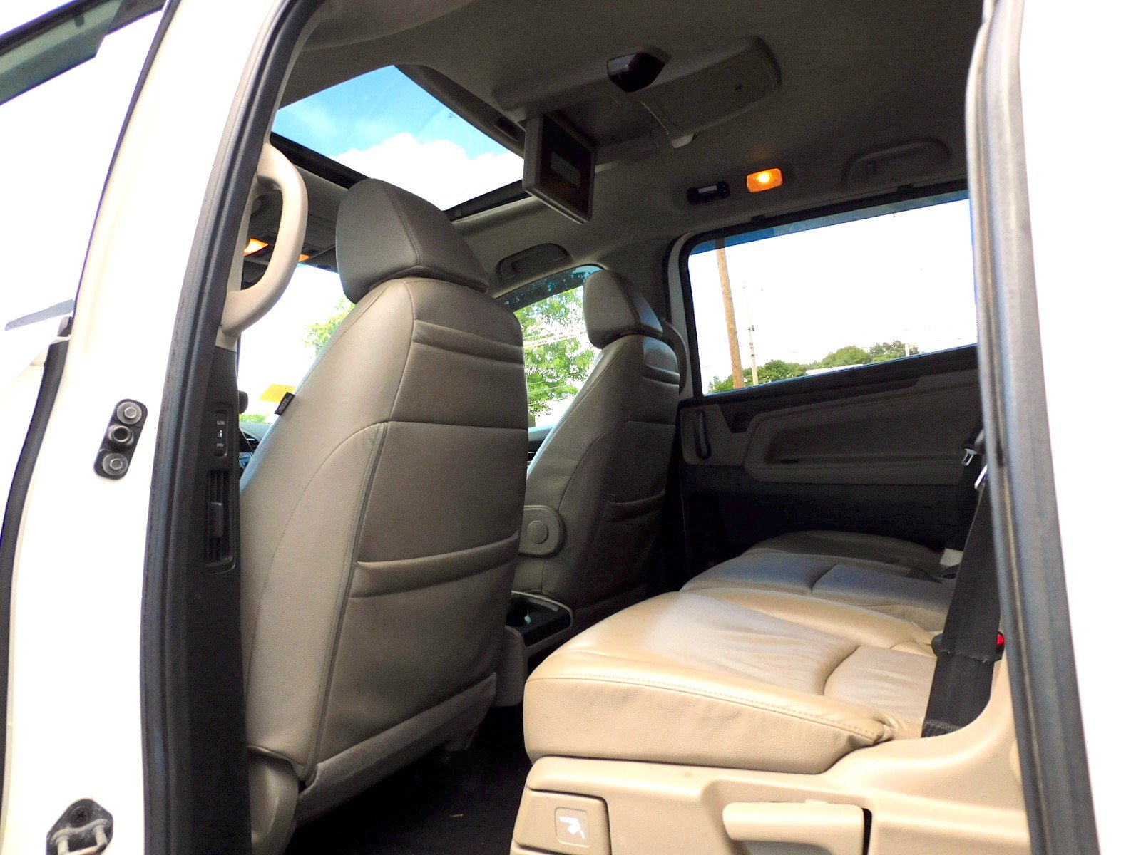 Used 2018 Honda Odyssey Elite image 15