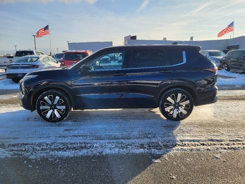 Used 2025 Mitsubishi Outlander SE image 10