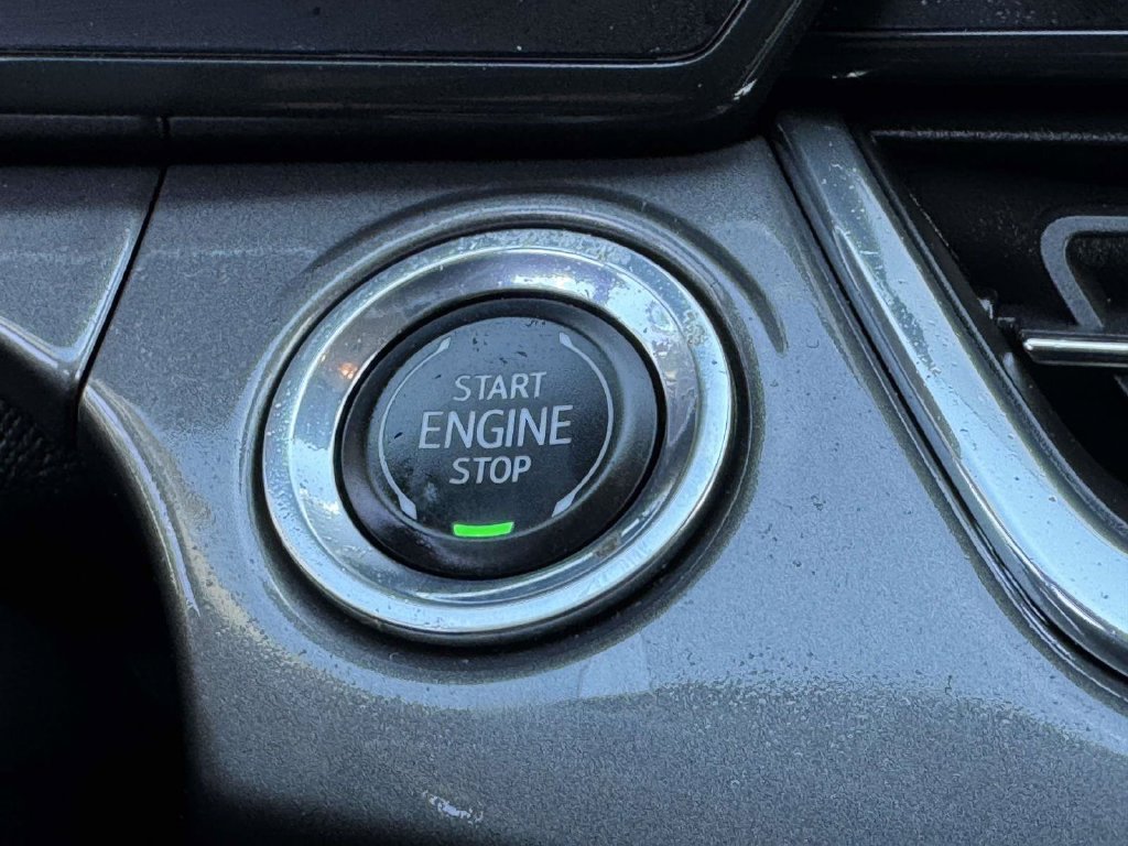 Used 2025 Chevrolet Trax ACTIV w/ Sunroof Package FWD image 8