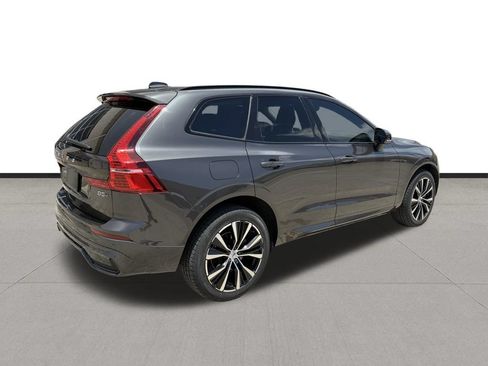 Used 2024 Volvo XC60 B5 Plus AWD/4WD image 5