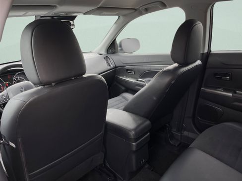 Used 2024 Mitsubishi Outlander Sport SE image 15