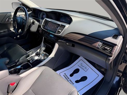 Used 2017 Honda Accord EX-L image 22