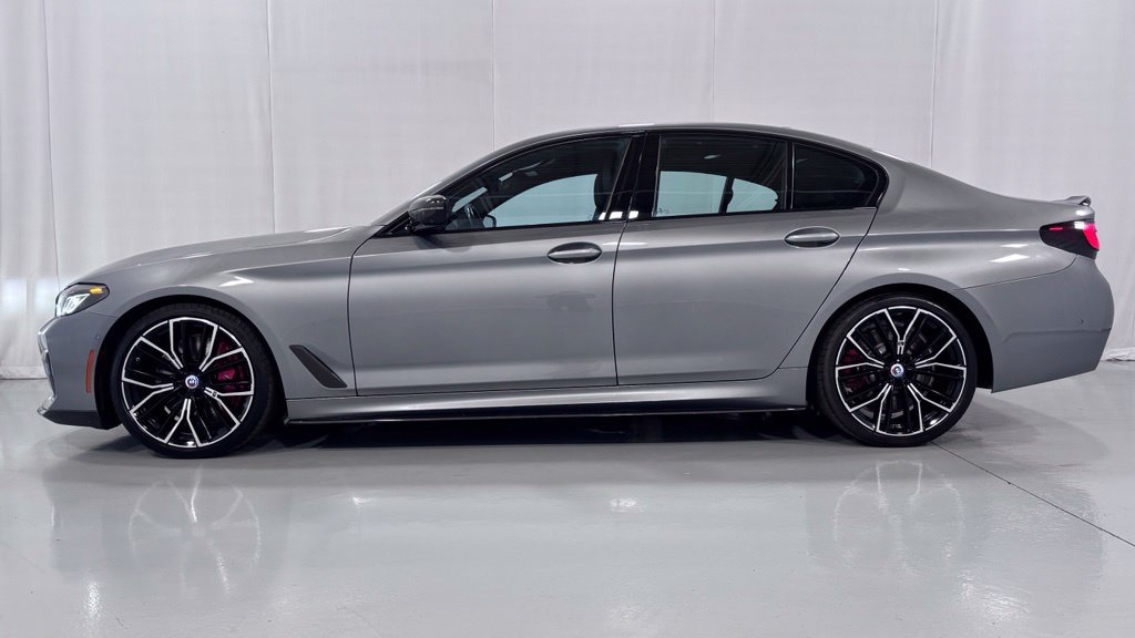 Used 2023 BMW M550i xDrive w/ Dynamic Handling Package AWD/4WD image 10