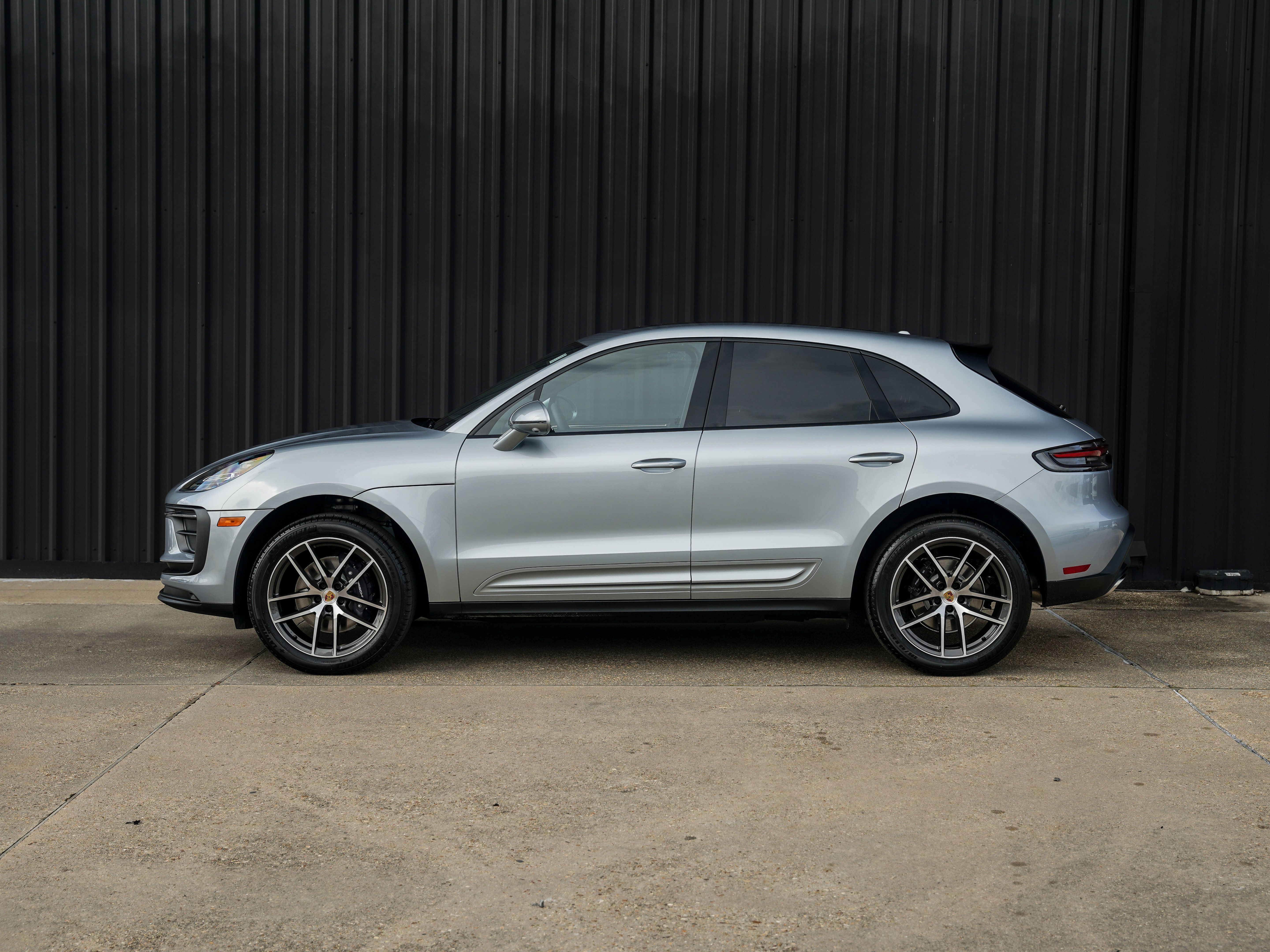 Certified 2026 Porsche Macan AWD/4WD image 2