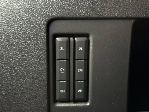 Used 2019 Ford Expedition Max Limited RWD image 16