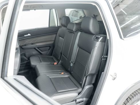 Used 2023 Volkswagen Atlas SE w/ Panoramic Sunroof Package AWD/4WD image 16