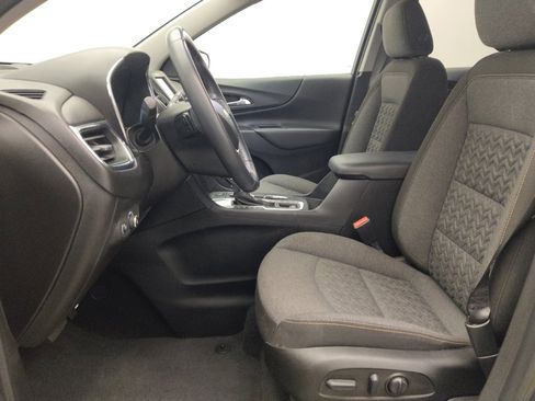 Used 2022 Chevrolet Equinox LT w/ Driver Convenience Package image 17