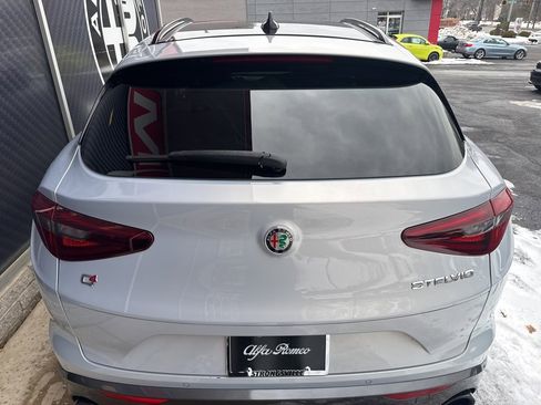 Used 2023 Alfa Romeo Stelvio Ti image 11
