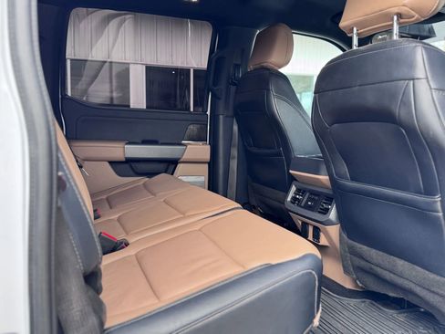 Used 2023 Ford F250 Lariat w/ Chrome Package image 40