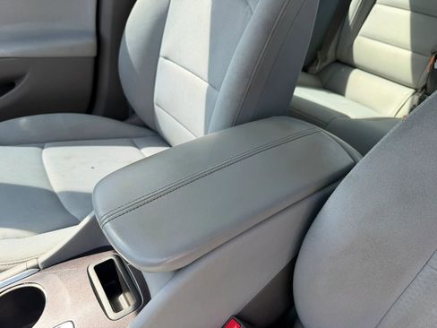 Used 2016 Chevrolet Malibu LT FWD image 16