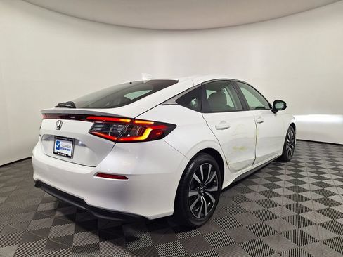 Used 2023 Honda Civic EX-L image 4