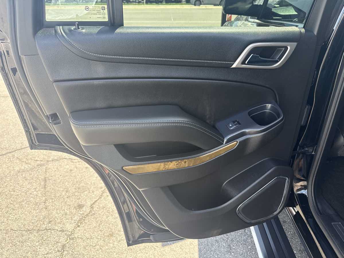 Used 2017 GMC Yukon Denali w/ Open Road Package AWD/4WD image 15