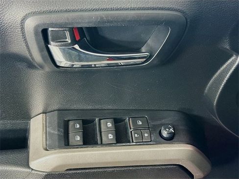 Certified 2022 Toyota Tacoma TRD Off-Road image 17