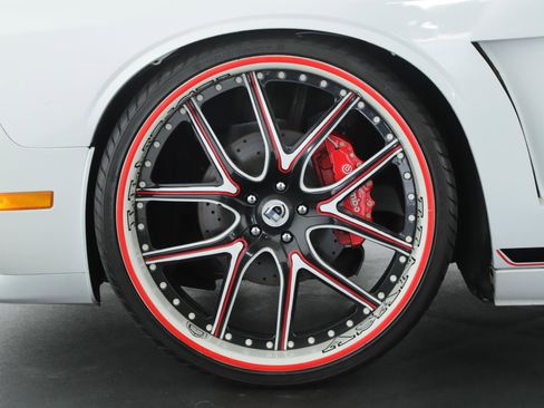 Used 2010 Dodge Challenger R/T image 14