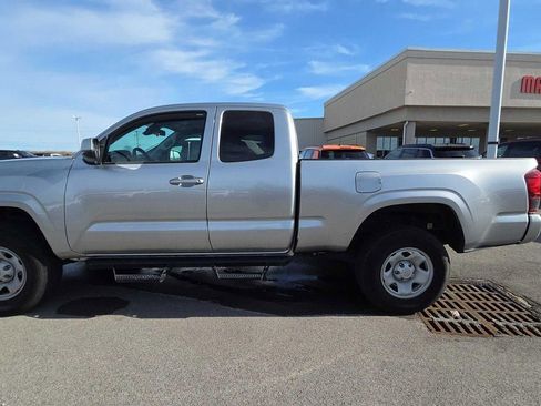 Used 2023 Toyota Tacoma 2WD Access Cab image 8
