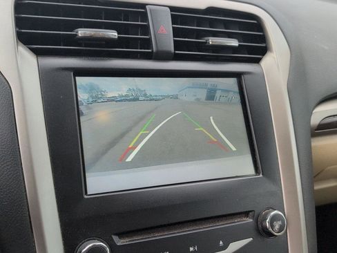 Used 2014 Ford Fusion SE w/ Equipment Group 202A FWD image 25