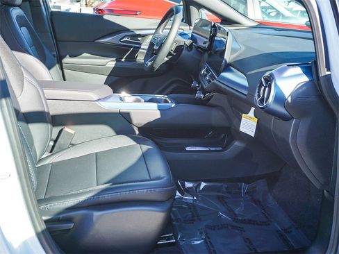 New 2026 Chevrolet Equinox EV LT image 12