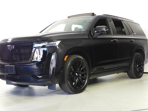 Used 2023 Cadillac Escalade Sport w/ LPO, ONYX Package image 2