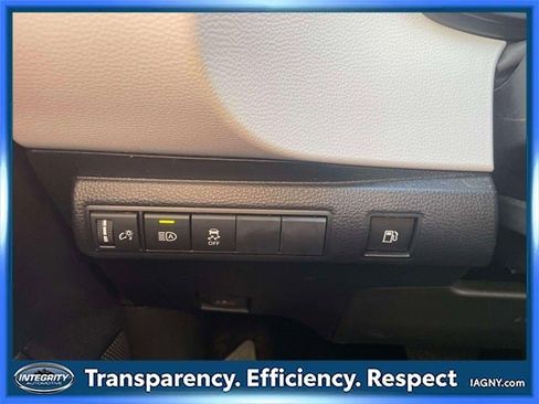 Used 2024 Toyota Corolla SE image 19