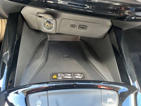 New 2026 Chevrolet Trax LT w/ Sunroof Package FWD image 22